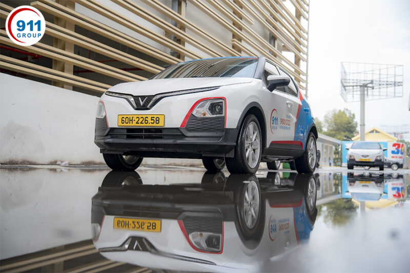 Di chuyển an toàn mùa mưa bão cùng 911 Taxi