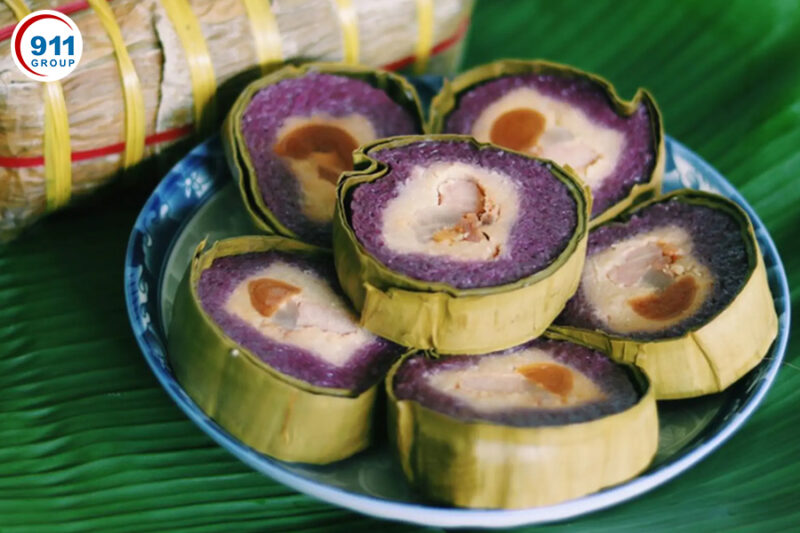 Bánh tét lá cẩm