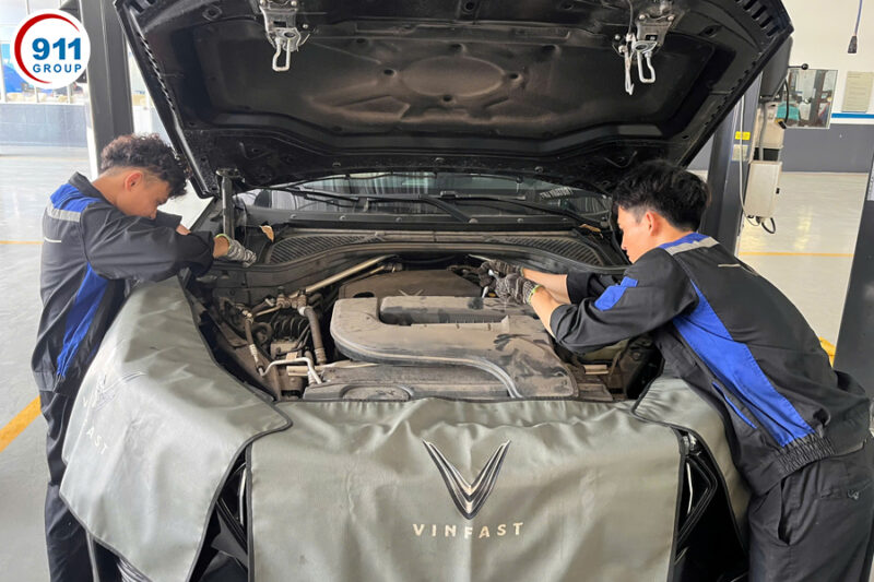 Hình ảnh làm việc tại Xưởng Dịch Vụ VinFast 911 2S Biên Hoà